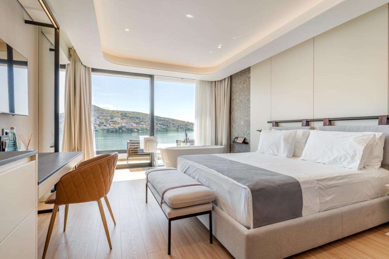 Yacht Premium Hotel Sarande Exterior photo