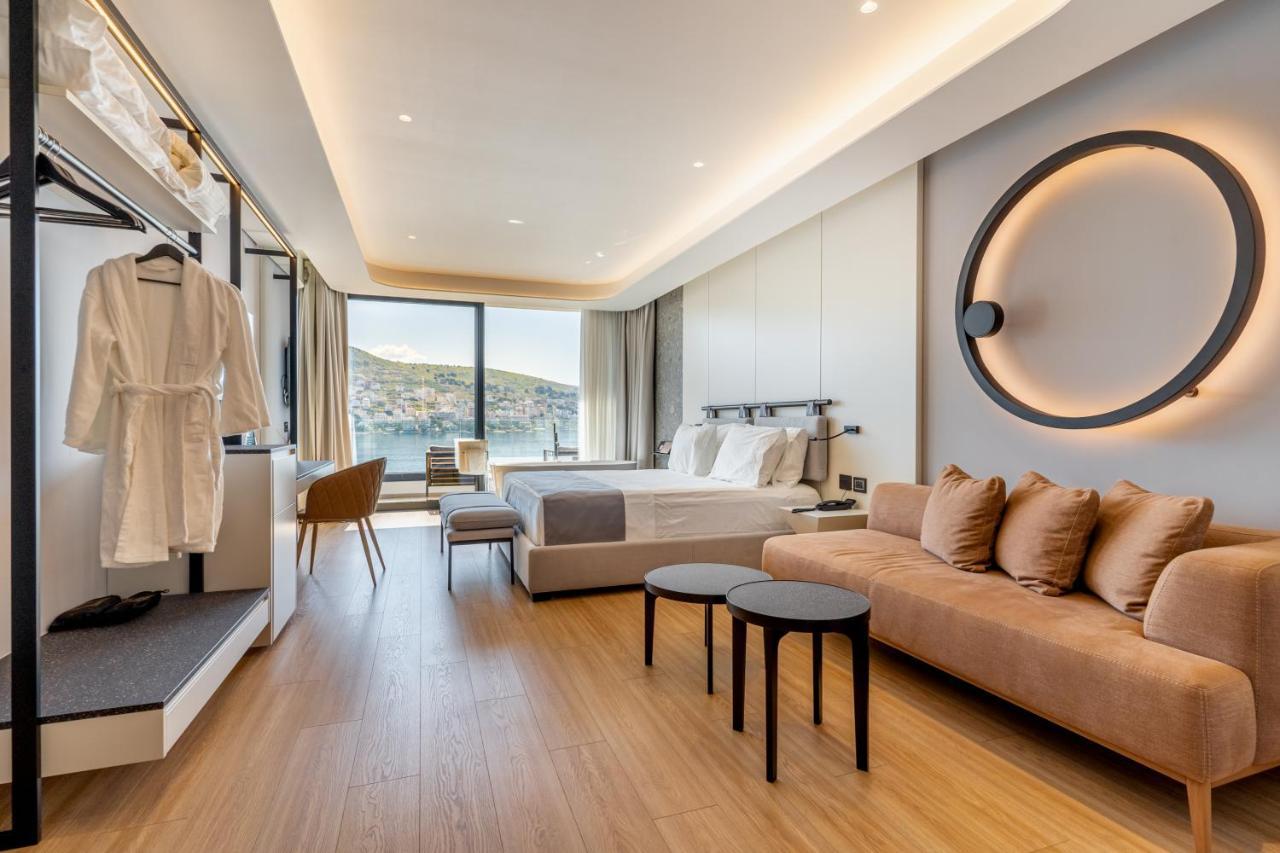 Yacht Premium Hotel Sarande Exterior photo
