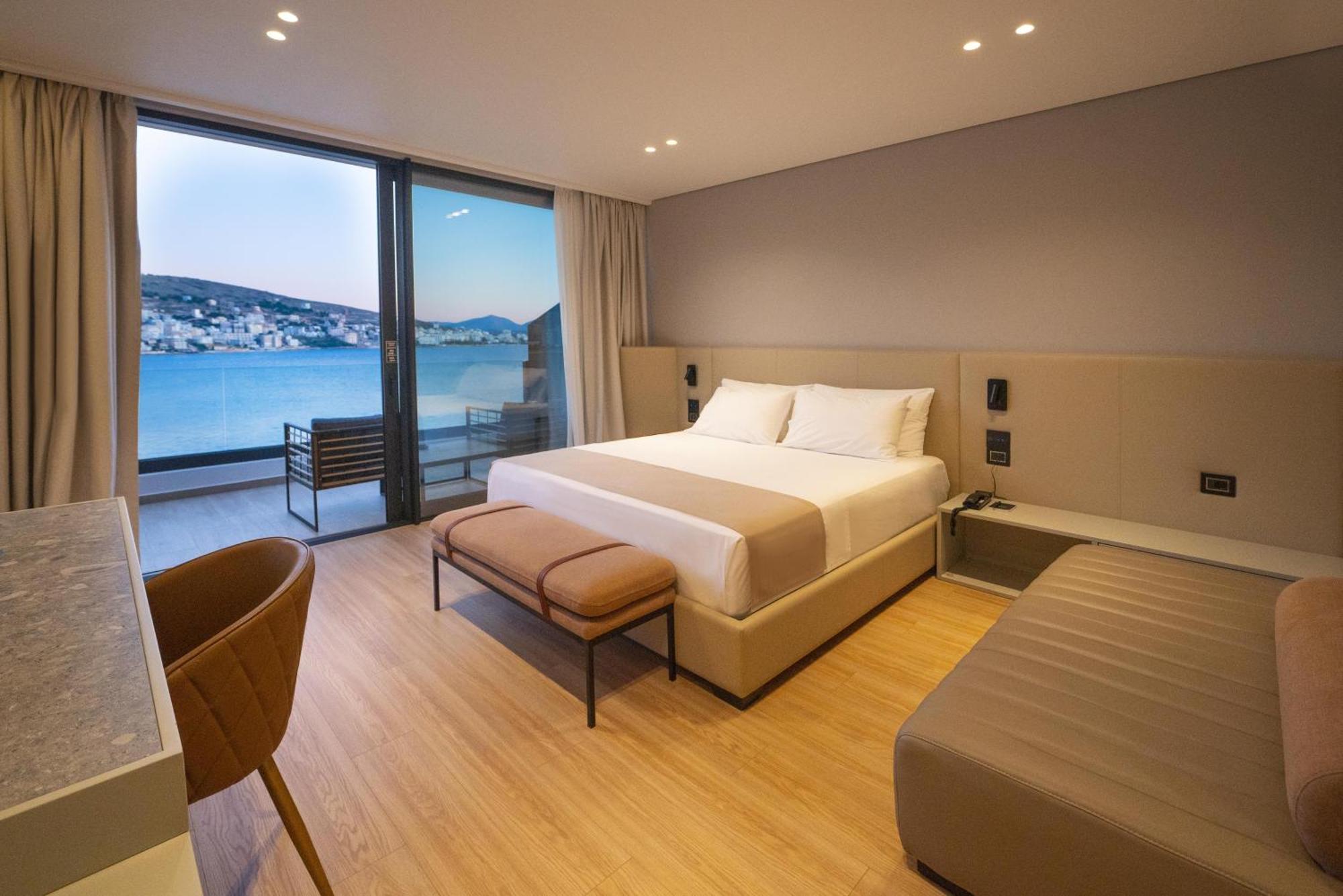 Yacht Premium Hotel Sarande Exterior photo