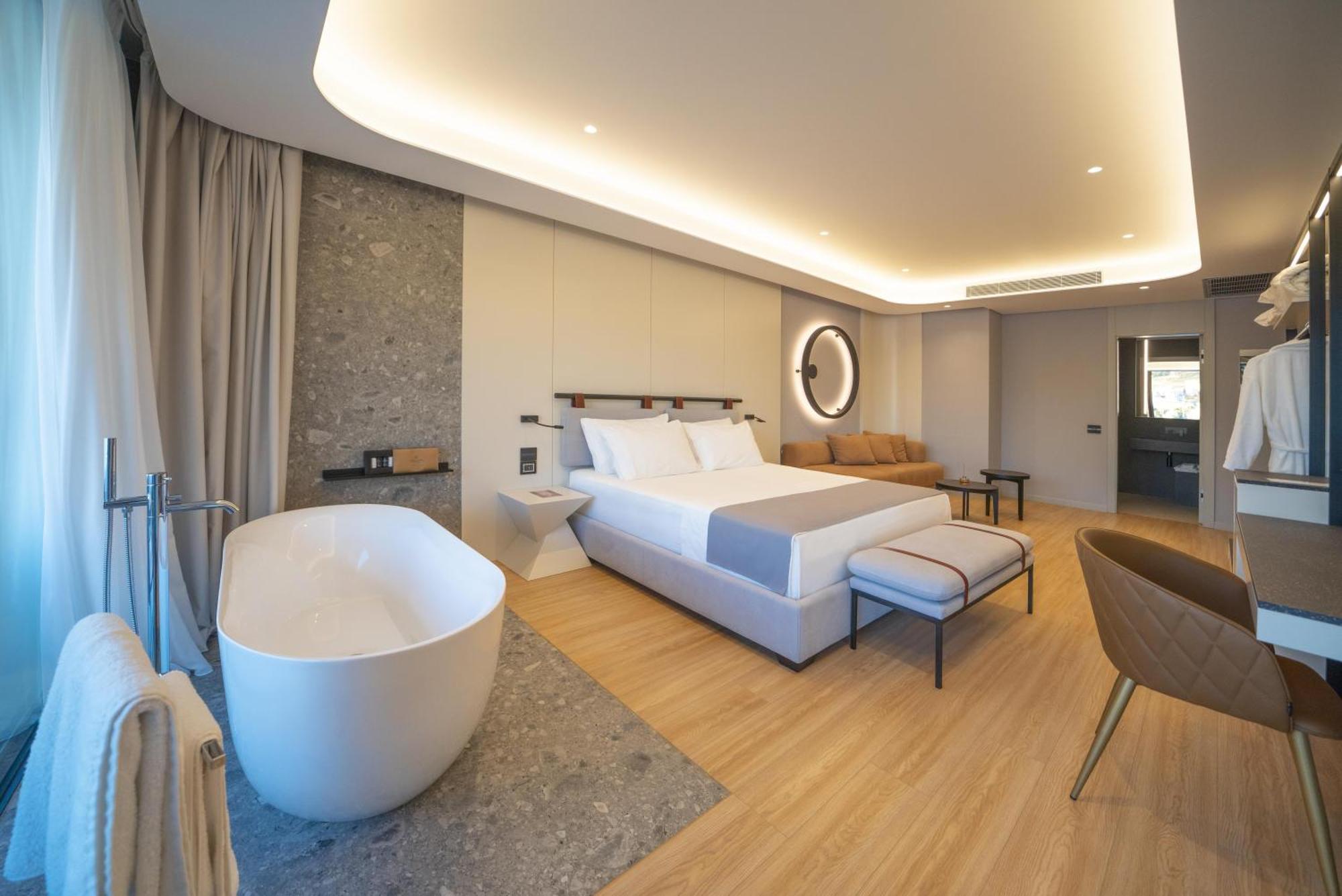 Yacht Premium Hotel Sarande Exterior photo